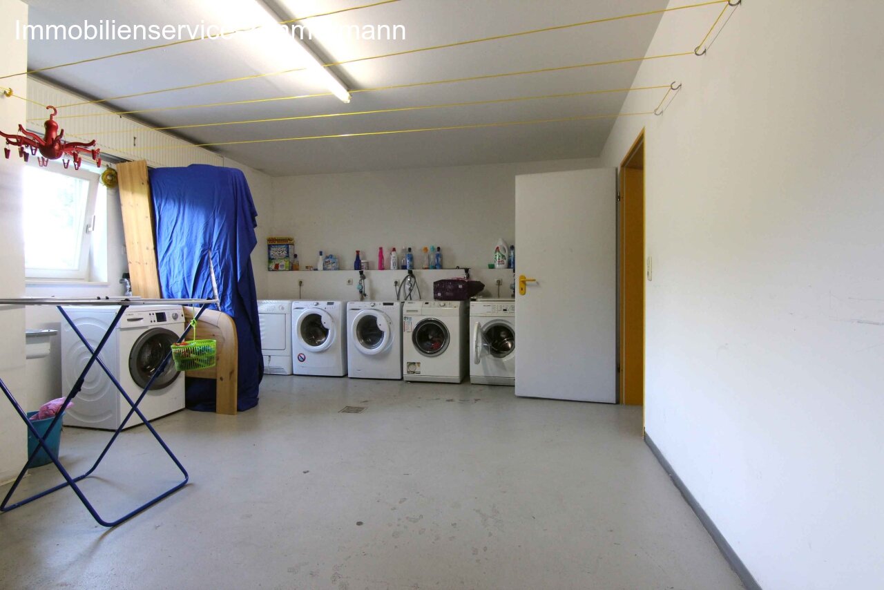 Teilrenovierte 3-Zimmer-Dachgeschoßwohnung mit Balkon zu verkaufen