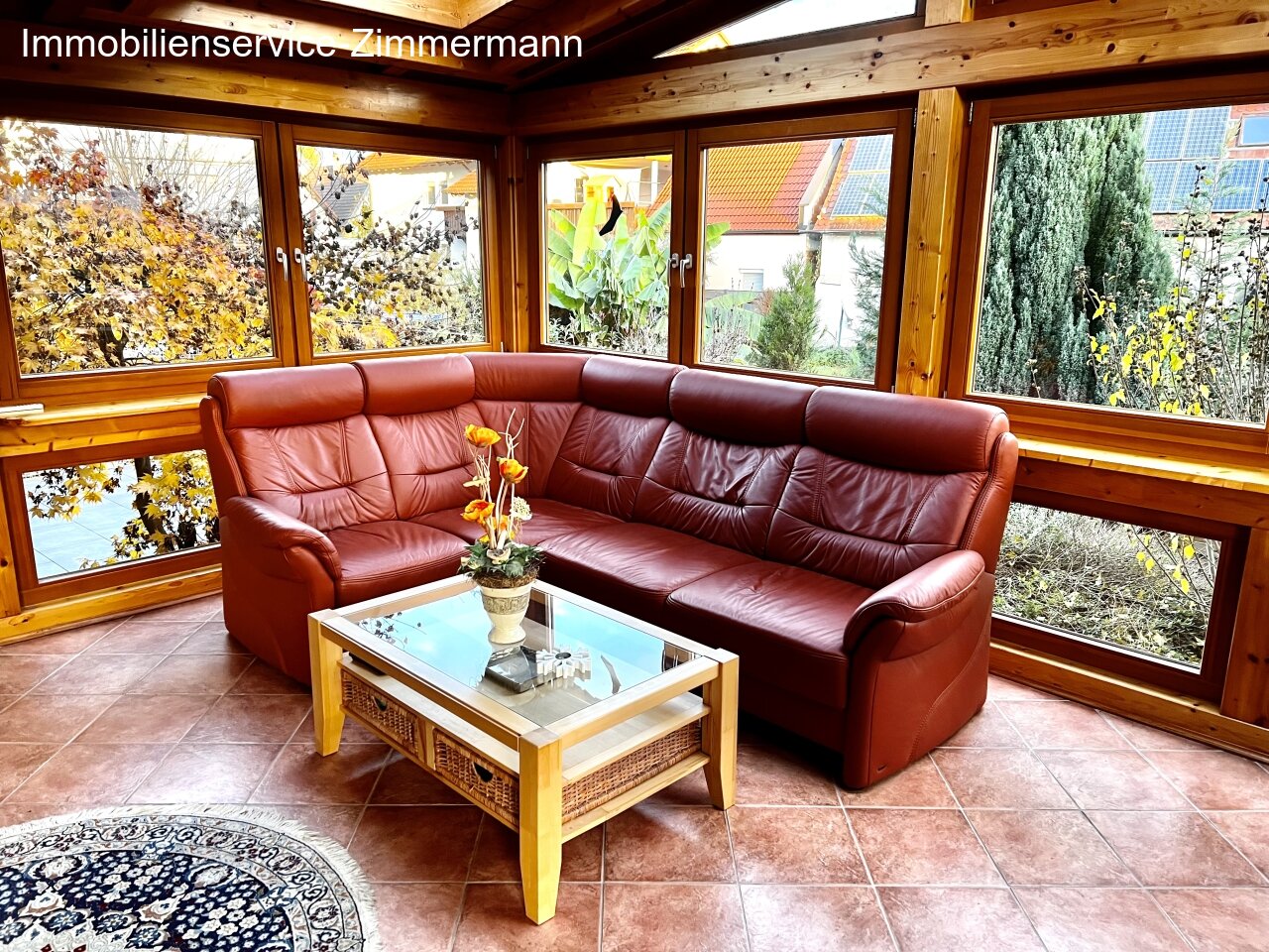 Zwei-Familienhaus mit schönem Garten in absolut ruhiger Lage zu verkaufen.