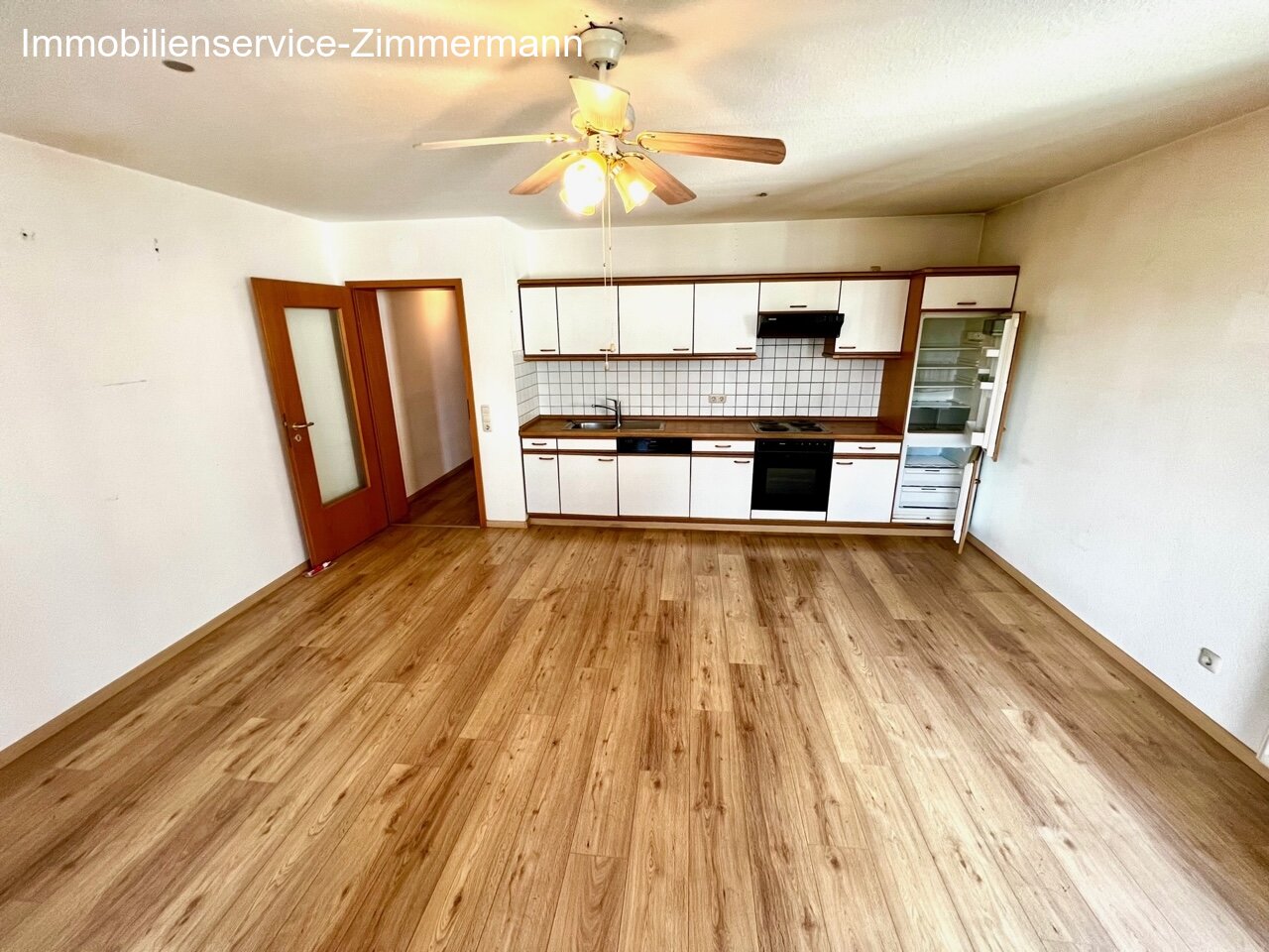 Schöne 2-Zimmer-Wohnung mit Balkon und Tiefgaragenstellplatz zu verkaufen