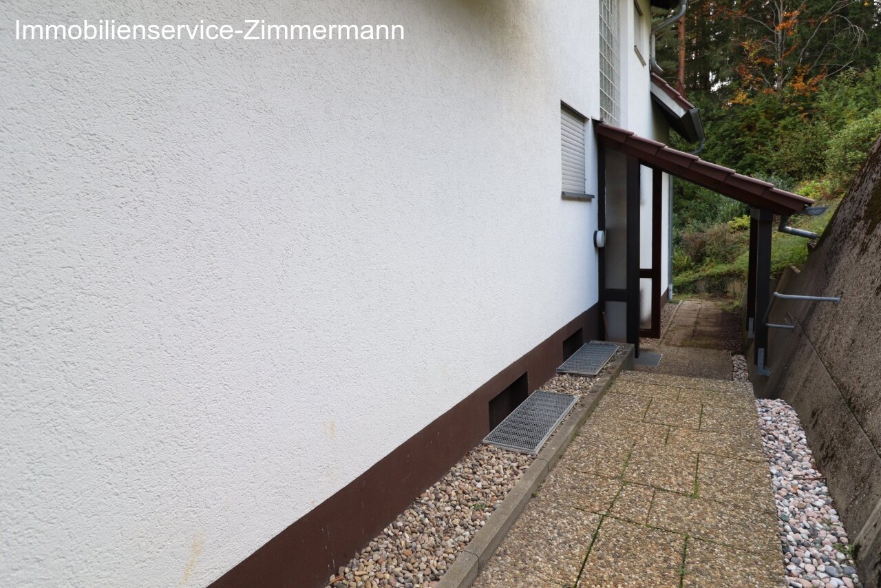 Sehr schöne 2-Zimmer-Wohnung mit Balkon in Höhenlage zu verkaufen