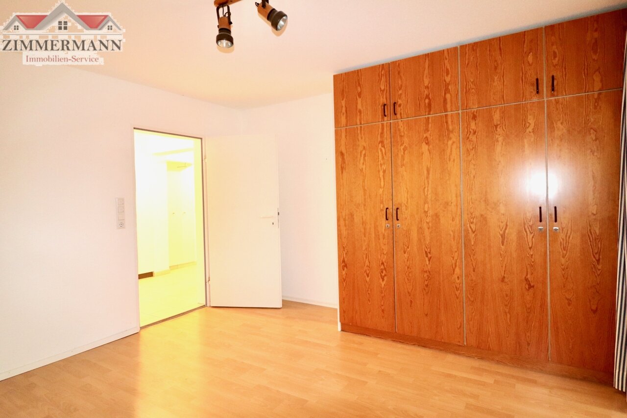 Sanierte 3-Zimmer-Wohnung mit Balkon zu verkaufen