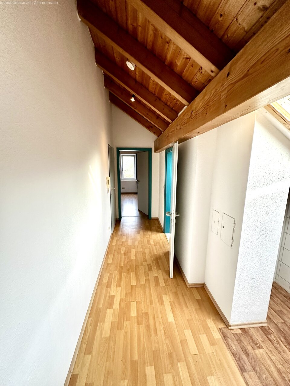 Schöne 2-Zimmer-Dachgeschosswohnung in Achern zu verkaufen.