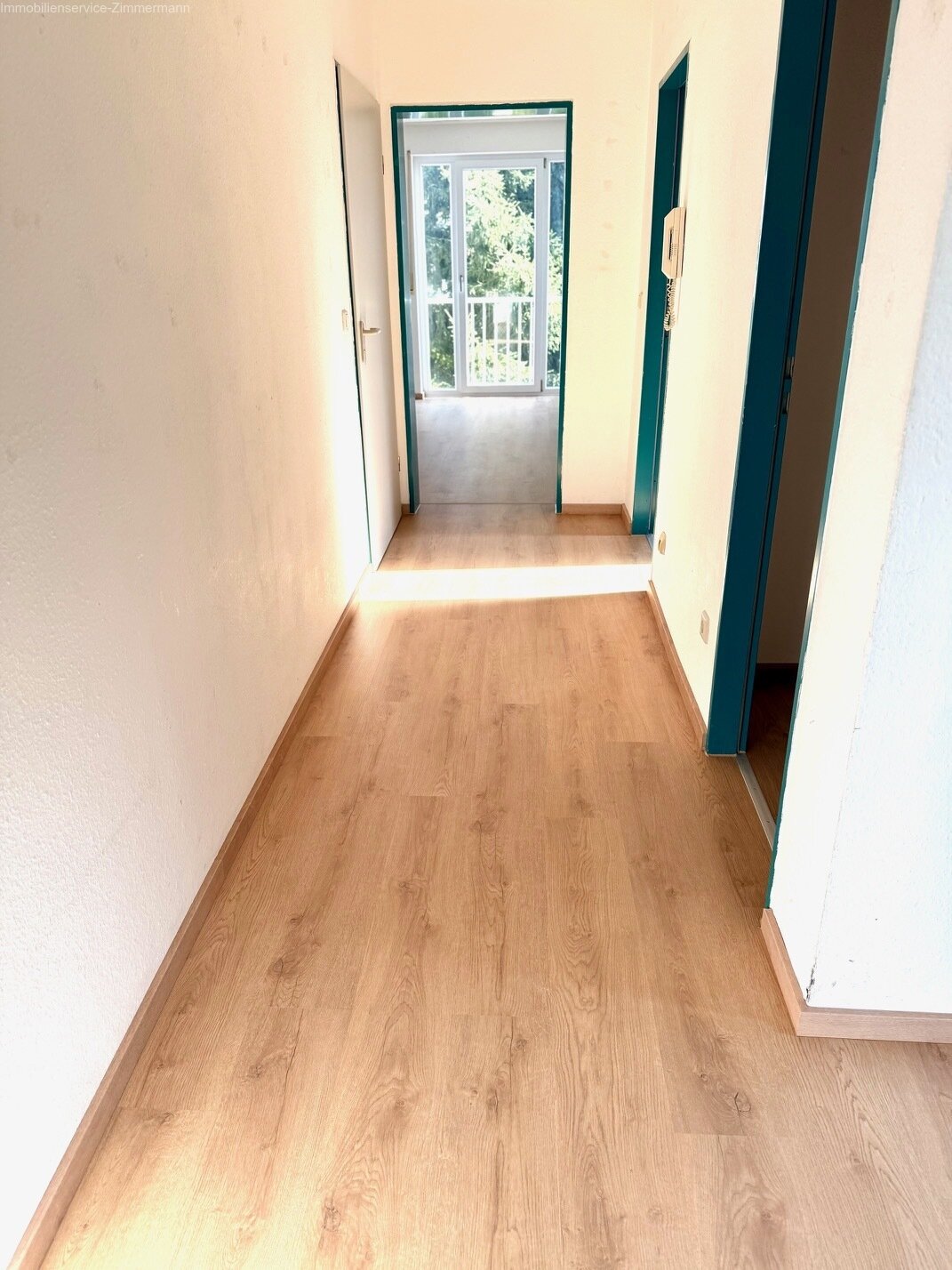 Teilrenovierte 3-Zimmer-Dachgeschoßwohnung mit Balkon zu verkaufen
