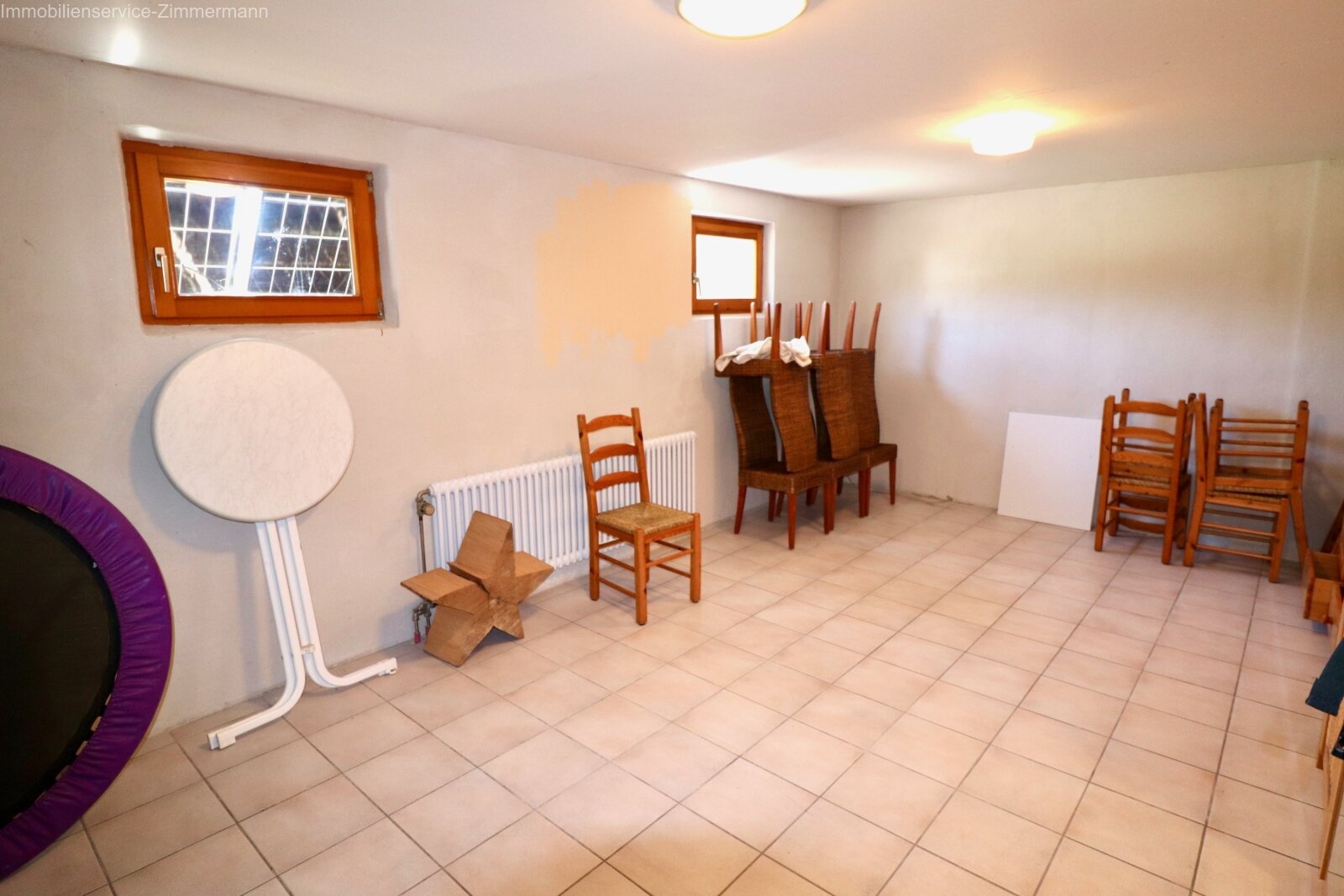 Einfamilienhaus mit großem Grundstück in ruhiger Lage zu verkaufen
