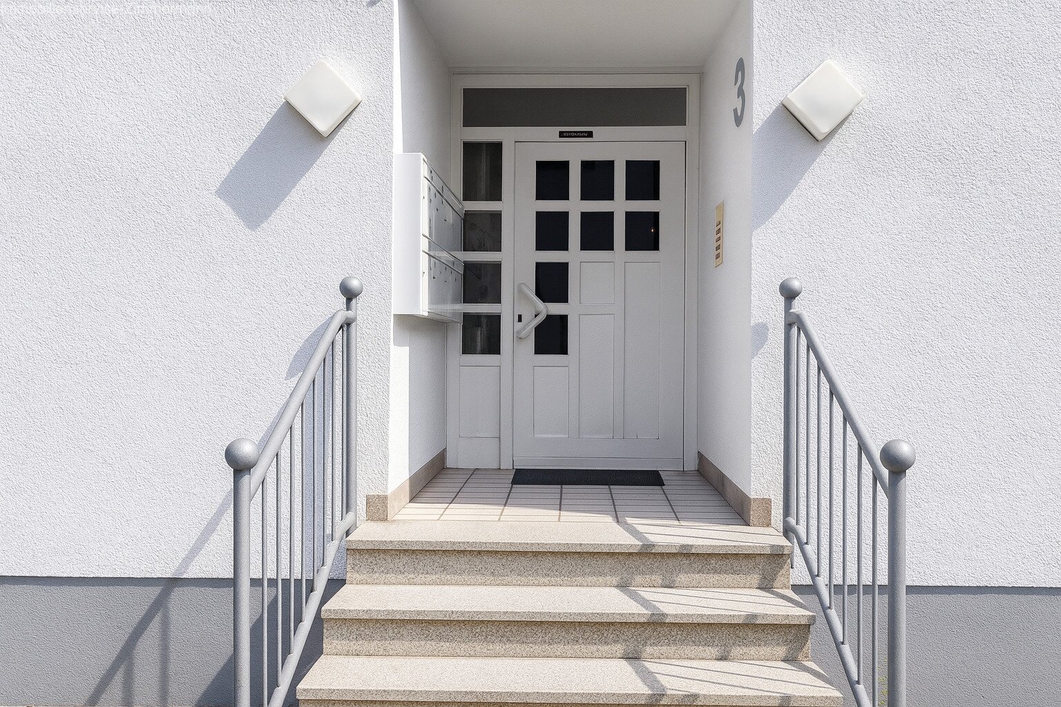 Helle 2-Zimmer-Wohnung mit Balkon zu verkaufen