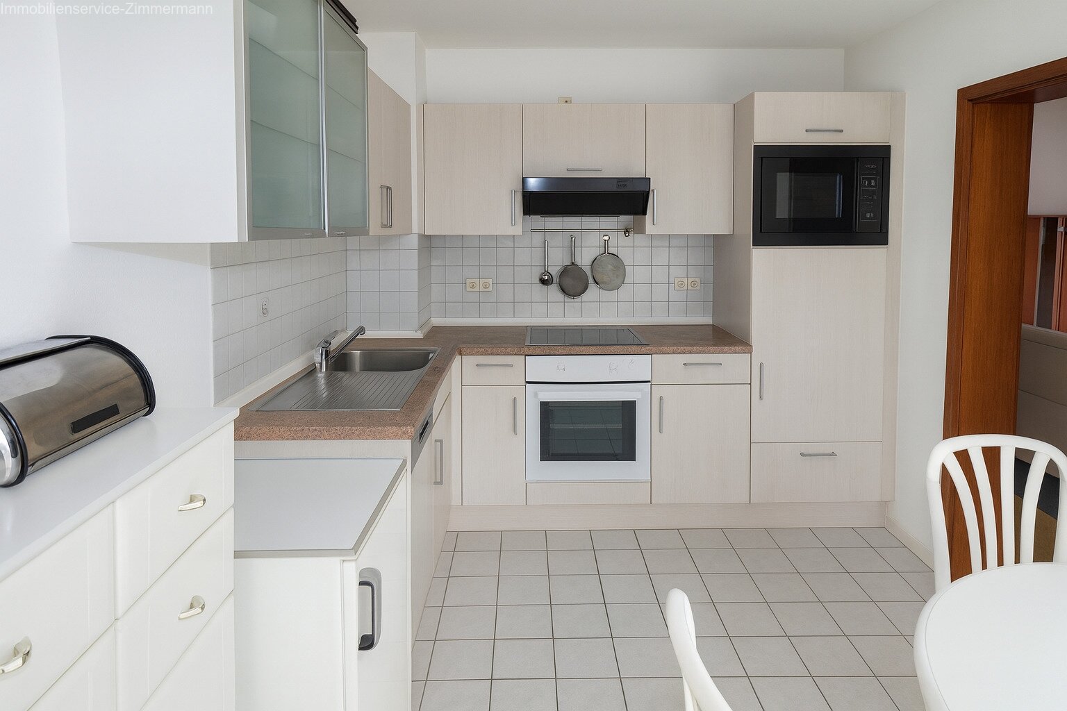 Helle 2-Zimmer-Wohnung mit Balkon zu verkaufen