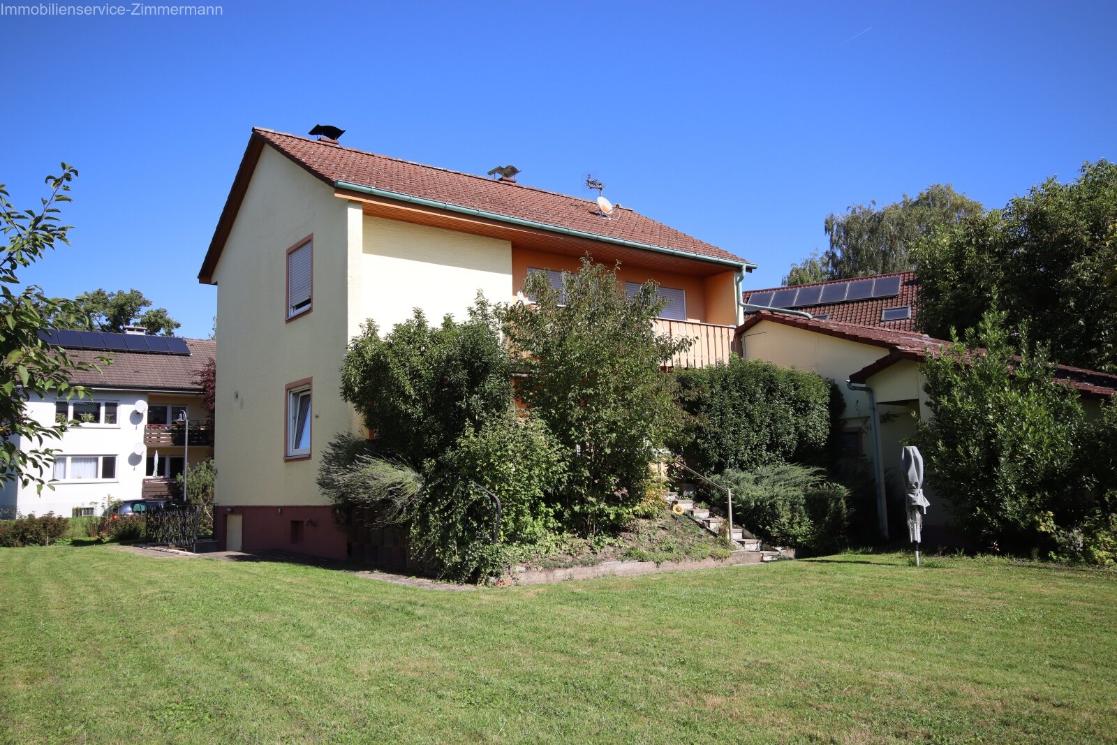 Traumhaftes Einfamilienhaus mit Doppelgarage und herrlichem Garten in ruhiger Lage von Achern