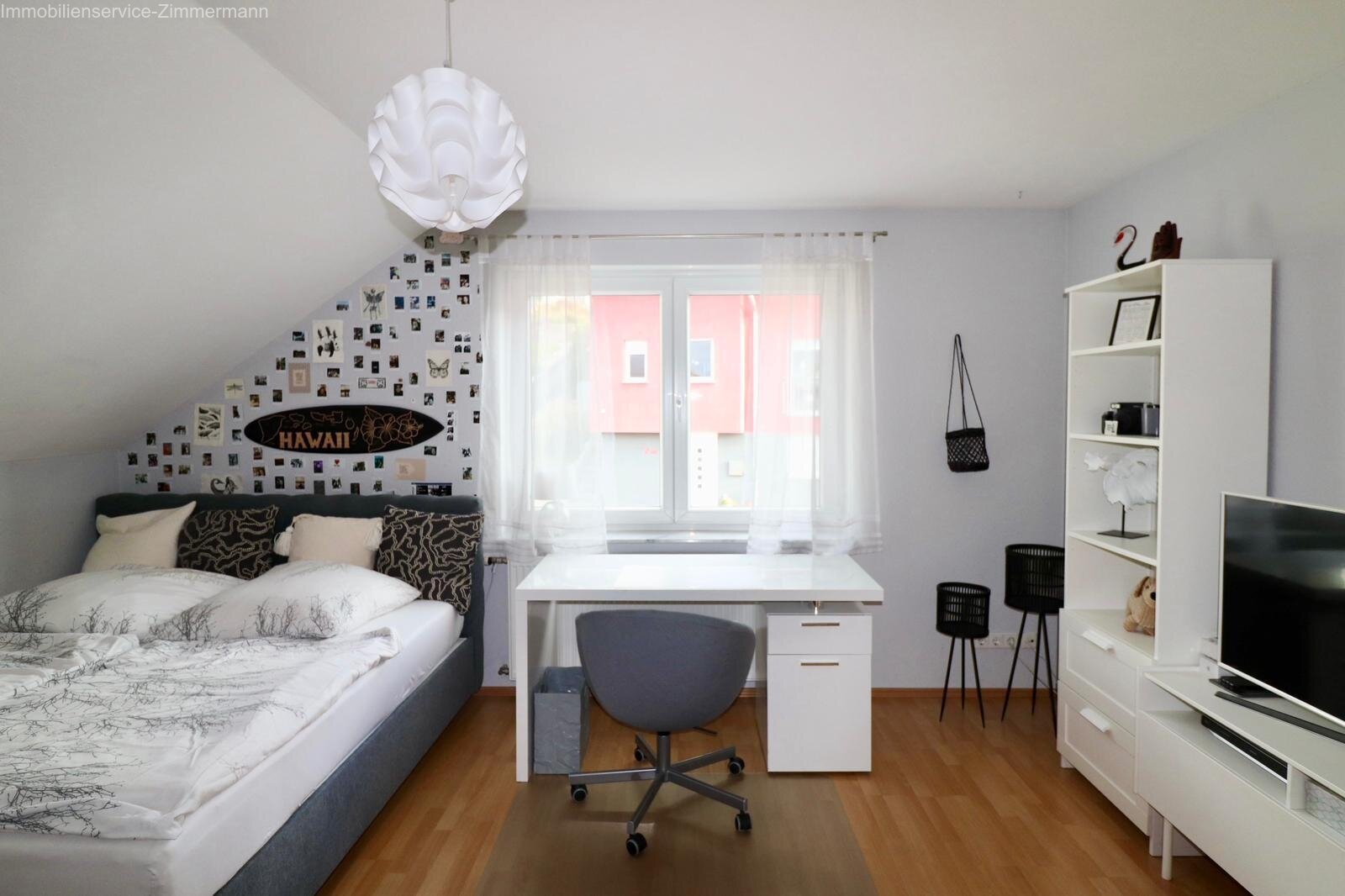 Großzügiges Einfamilienhaus mit Einliegerwohnung, Doppelgarage und Wellnessbereich