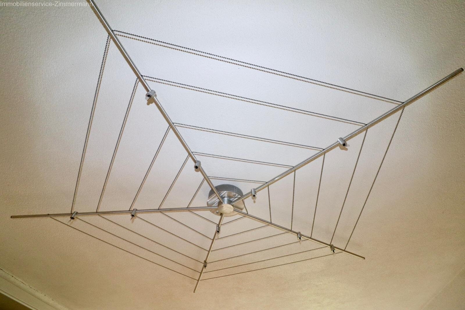 Großzügiges Einfamilienhaus mit Einliegerwohnung, Doppelgarage und Wellnessbereich