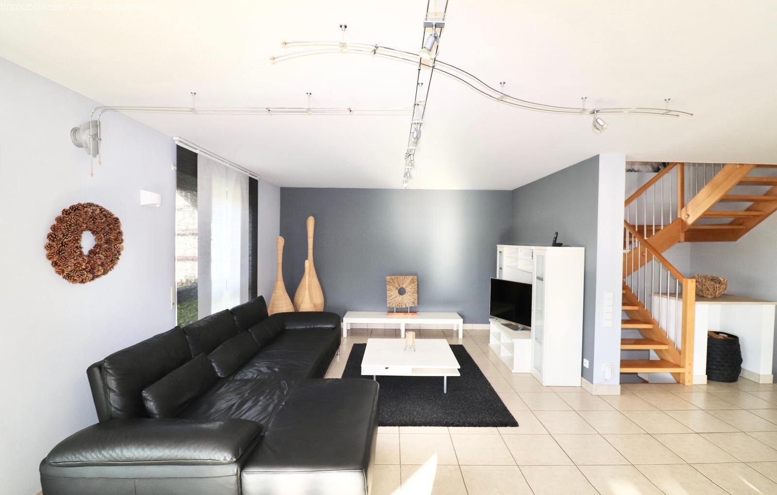 Großzügiges Einfamilienhaus mit Einliegerwohnung, Doppelgarage und Wellnessbereich