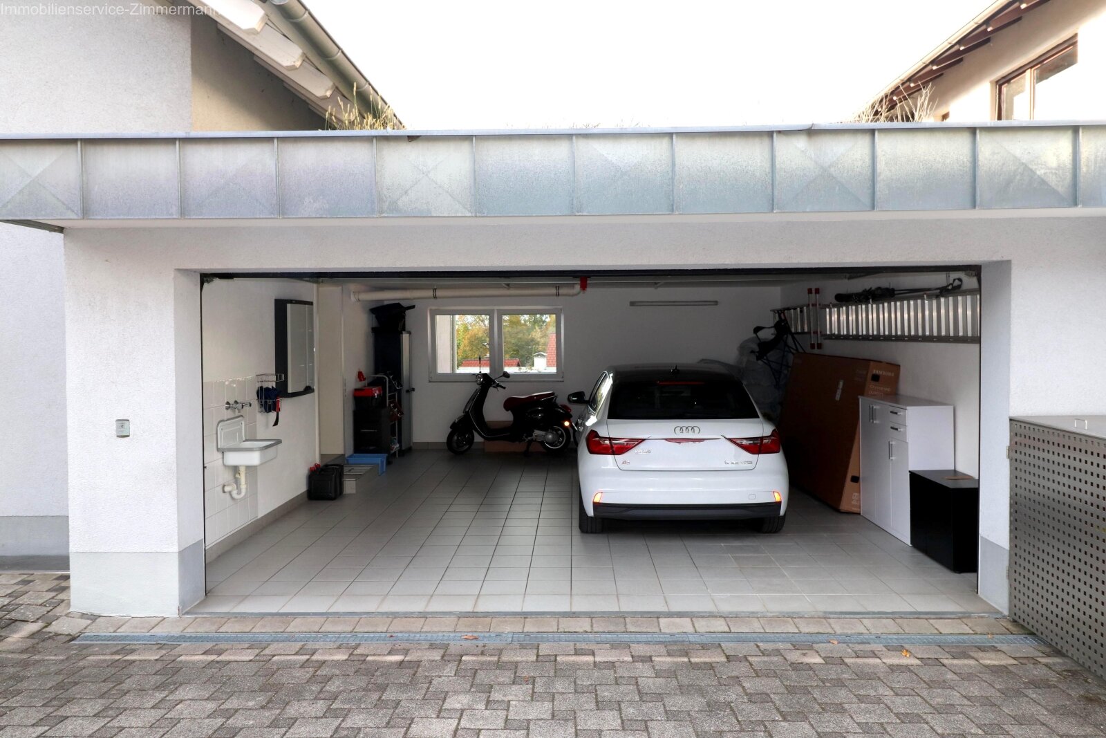 Großzügiges Einfamilienhaus mit Einliegerwohnung, Doppelgarage und Wellnessbereich