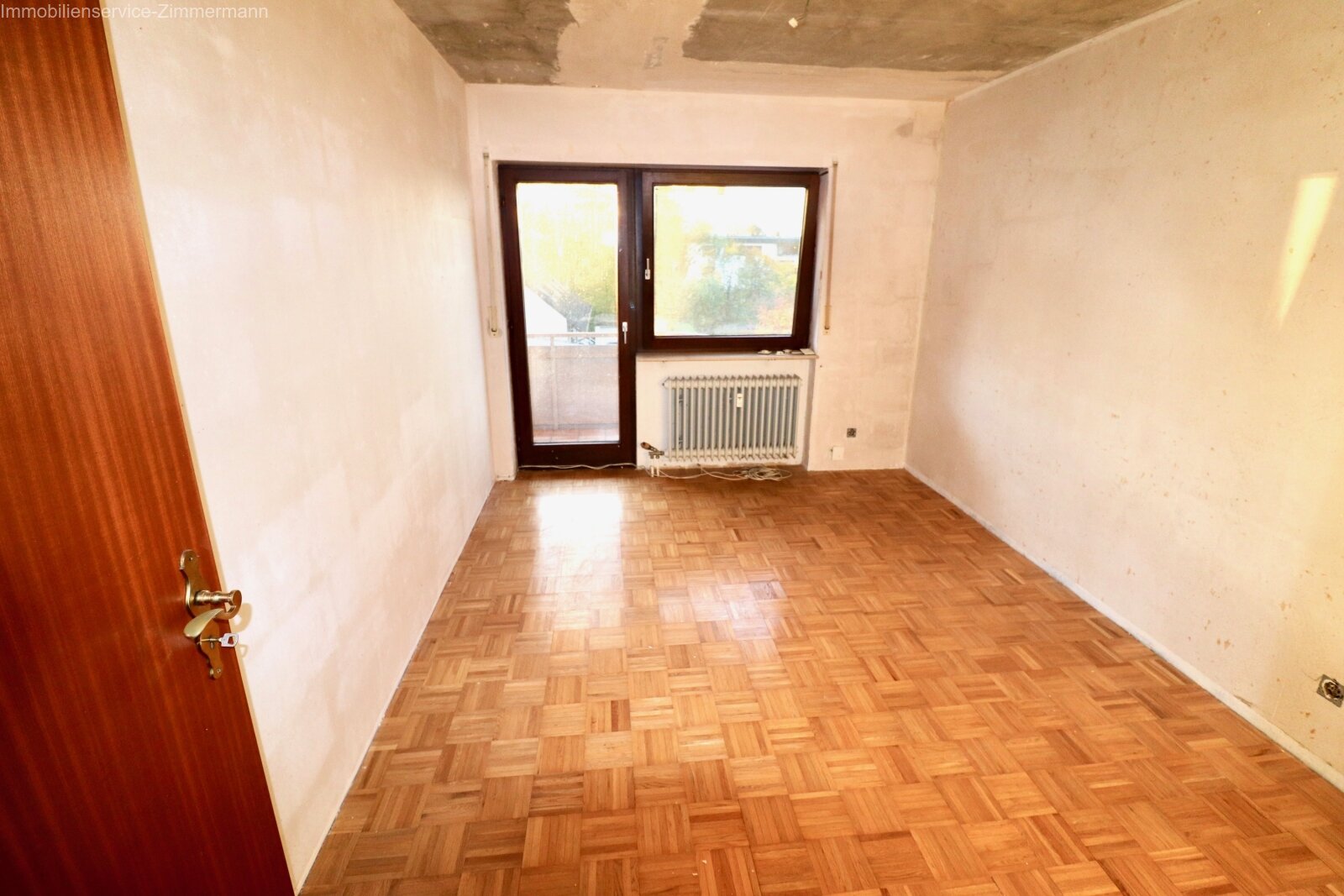 Sanierungsbedürftige 3-Zimmer-Wohnung mit Balkon in absolut ruhiger Lage zu verkaufen