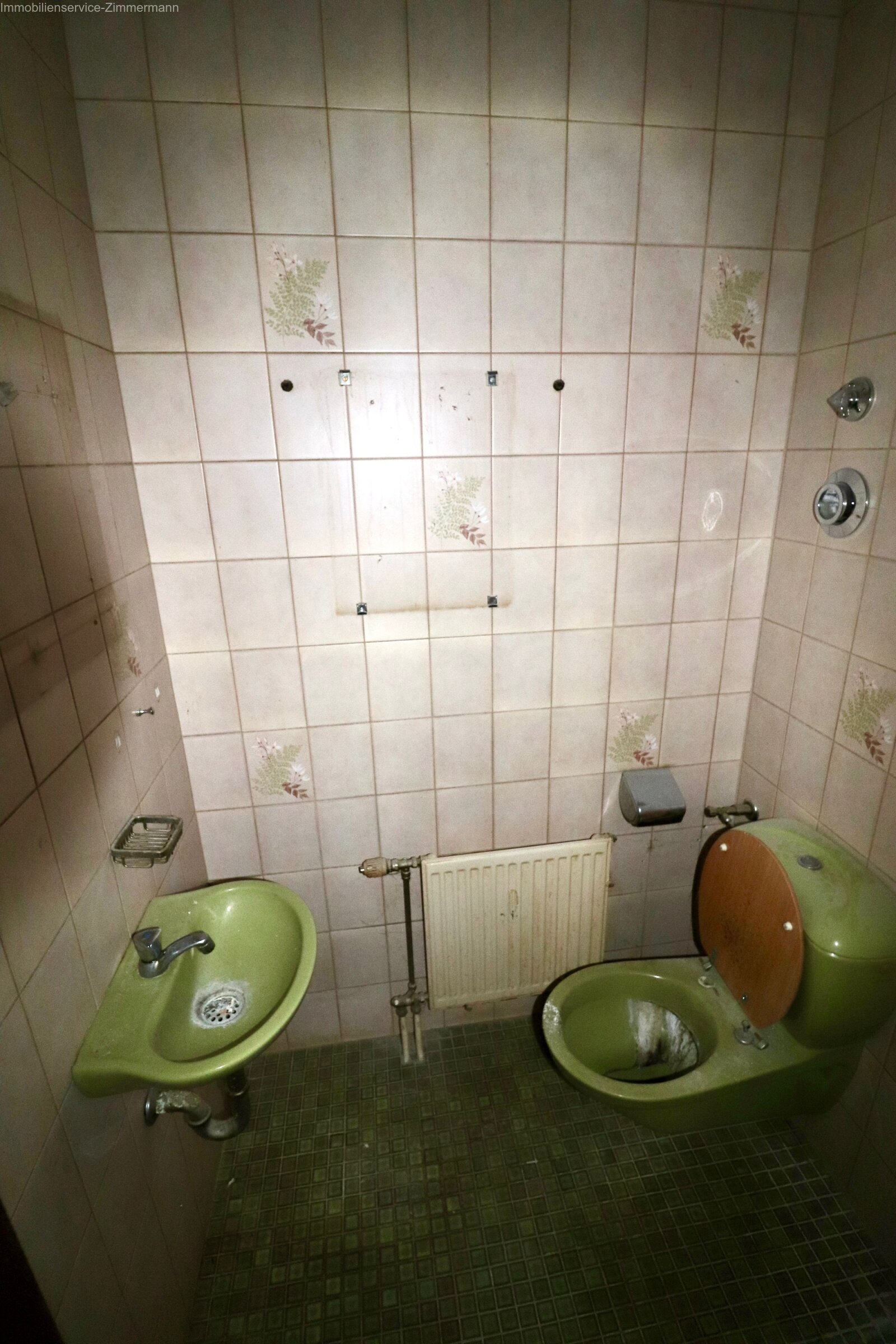 Sanierungsbedürftige 3-Zimmer-Wohnung mit Balkon in absolut ruhiger Lage zu verkaufen