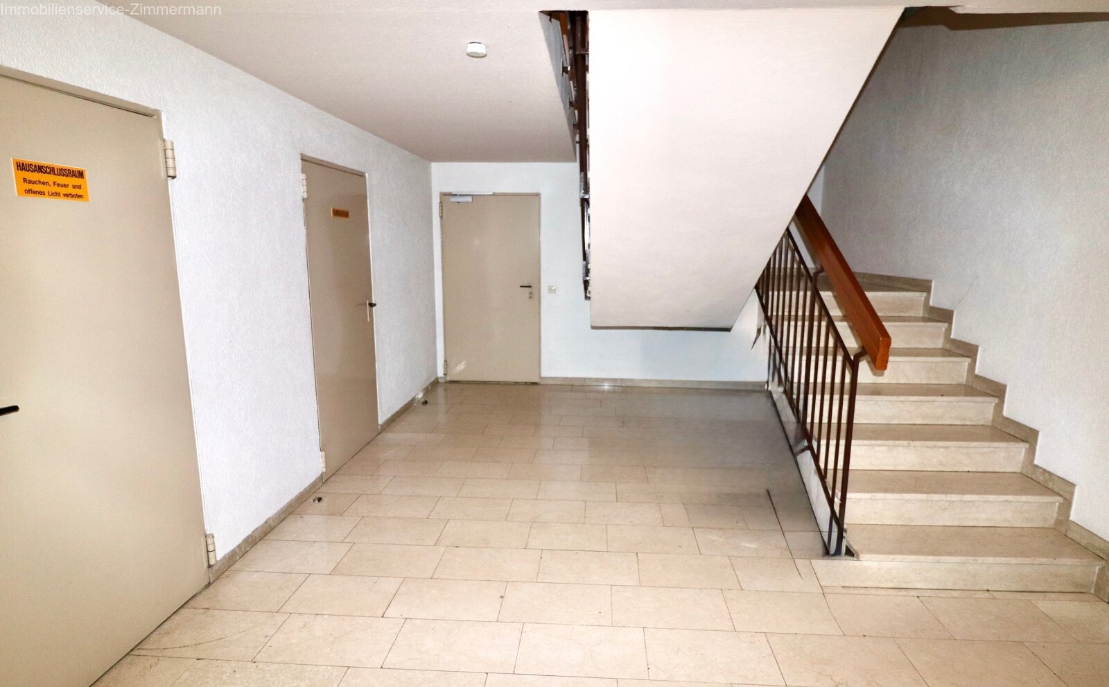 Sanierungsbedürftige 3-Zimmer-Wohnung mit Balkon in absolut ruhiger Lage zu verkaufen