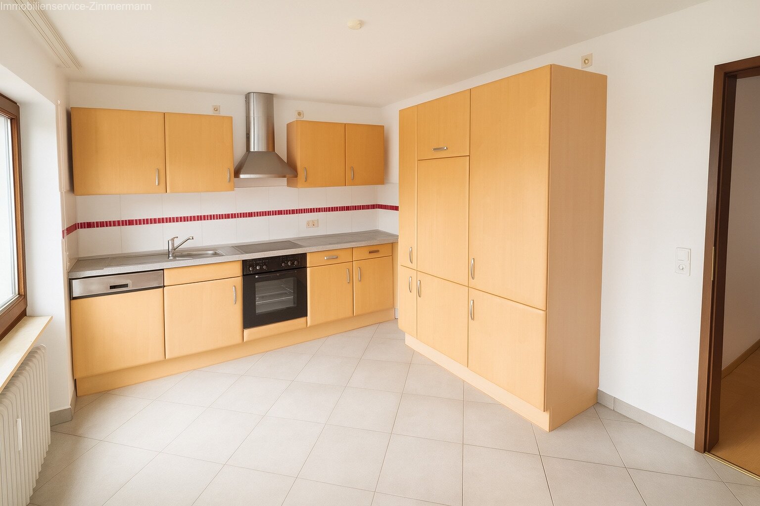 3-Zimmer-Wohnung mit großem Balkon und Garage zu vermieten