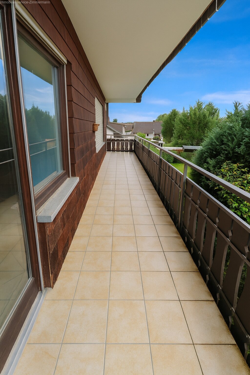 3-Zimmer-Wohnung mit großem Balkon und Garage zu vermieten