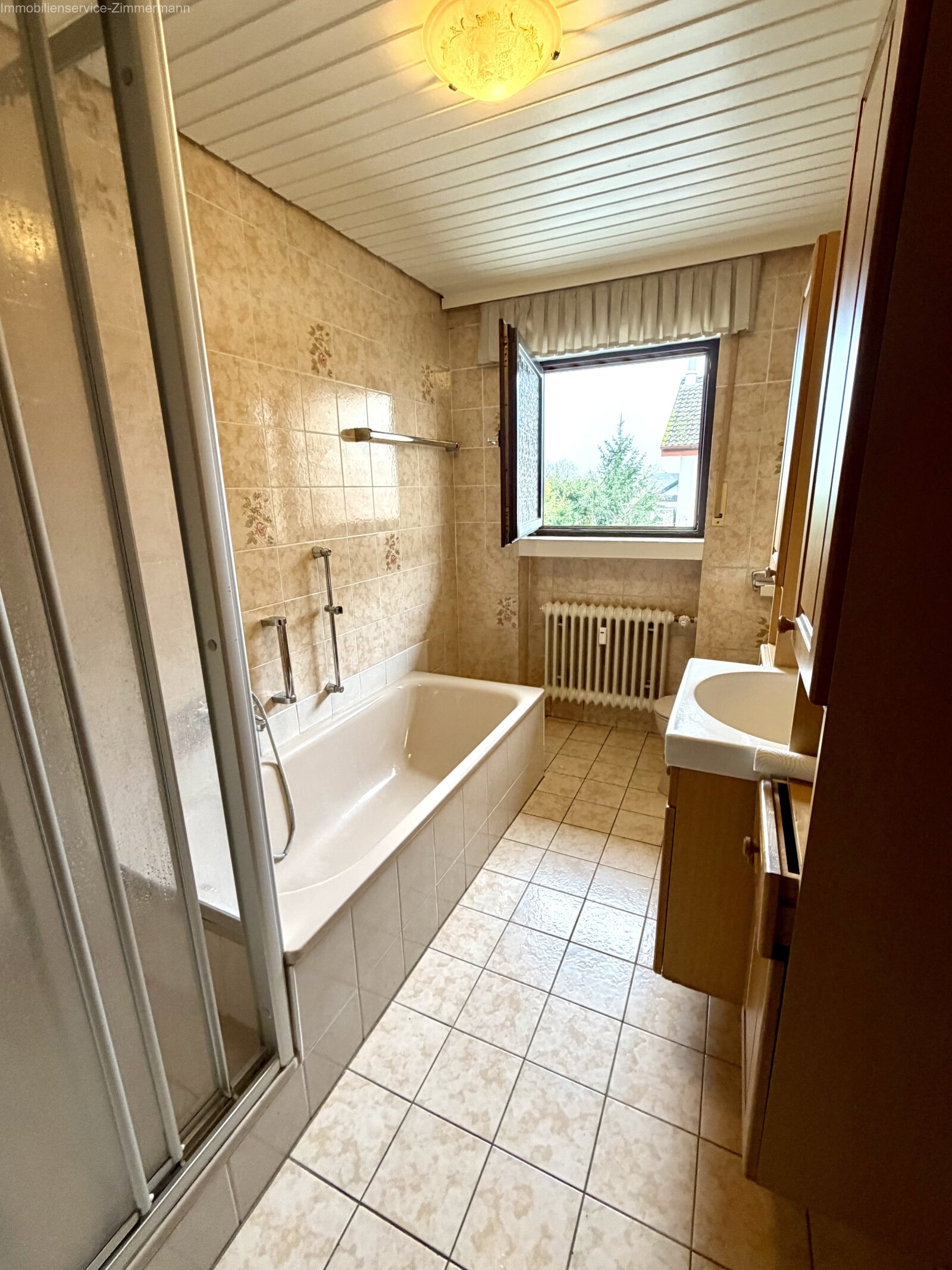 3-Zimmer-Wohnung mit großem Südbalkon in absolut ruhiger Lage von Achern/Sasbachried zu vermieten.