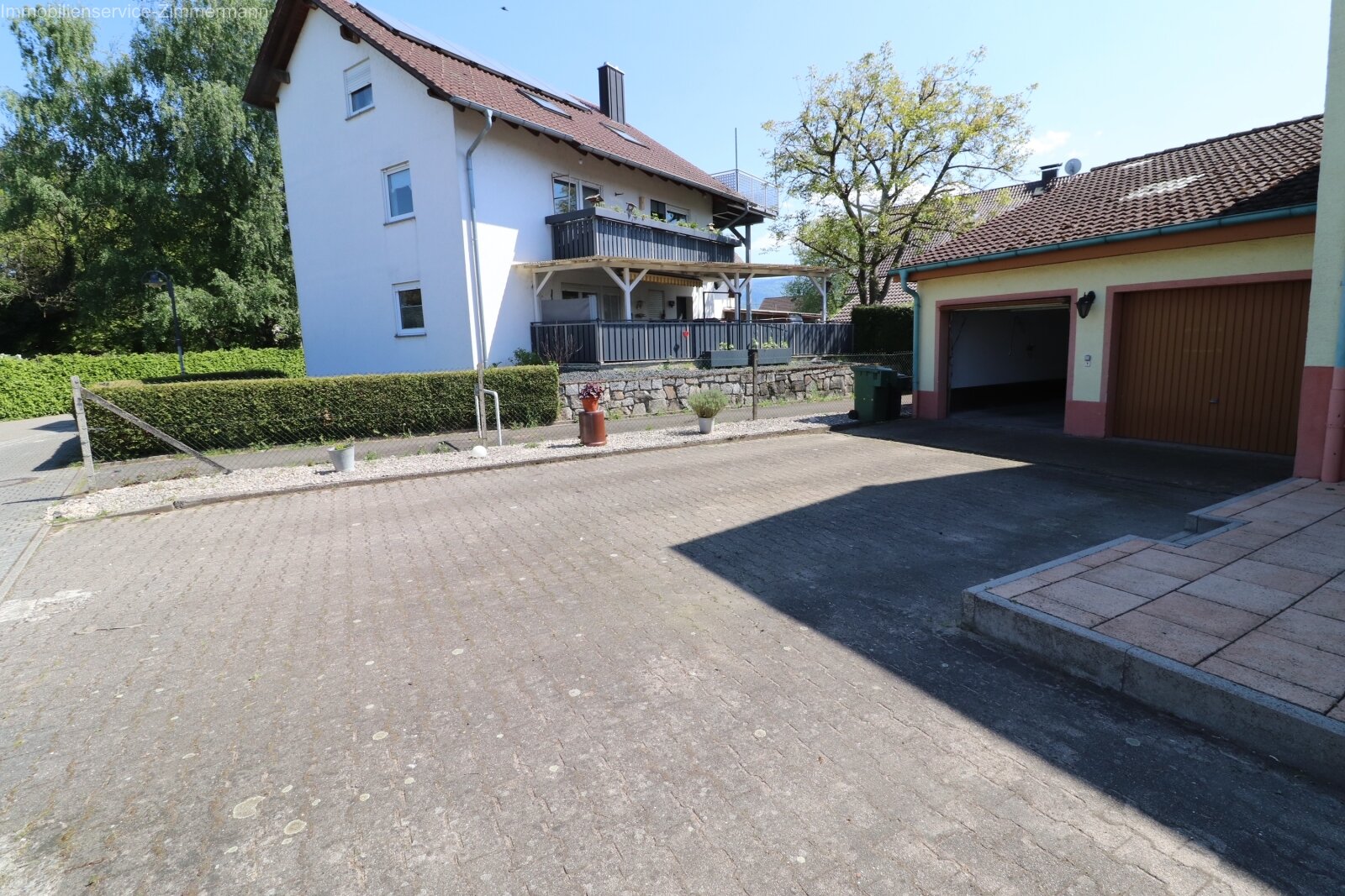 Traumhaftes Einfamilienhaus mit Doppelgarage und herrlichem Garten in ruhiger Lage von Achern 