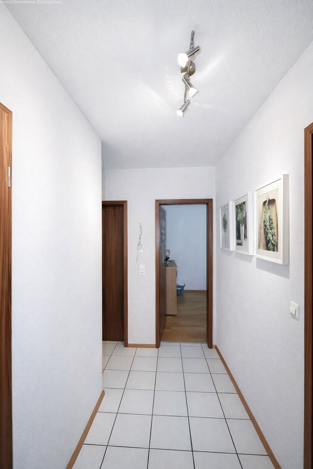 Freistehendes Mehrfamilienhaus mit drei Wohneinheiten, Garten und guter Anbindung in Renchen