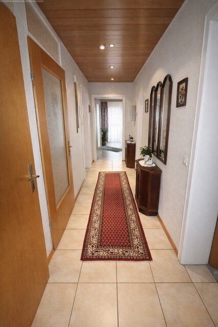 Freistehendes EFH in ruhiger Lage und Ausbau-Potential zu verkaufen. 