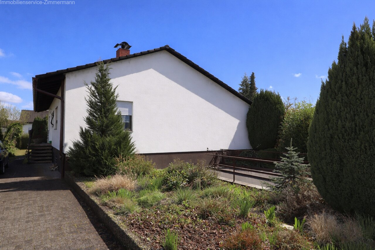 Einfamilienhaus mit Garage und schönem Garten in Kehl zu verkaufen