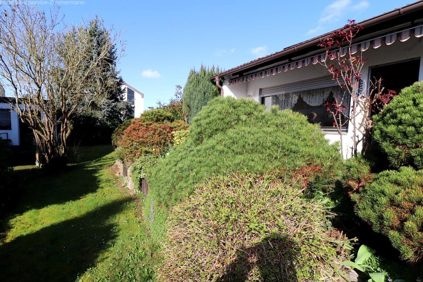 Einfamilienhaus mit Garage und schönem Garten in Kehl zu verkaufen