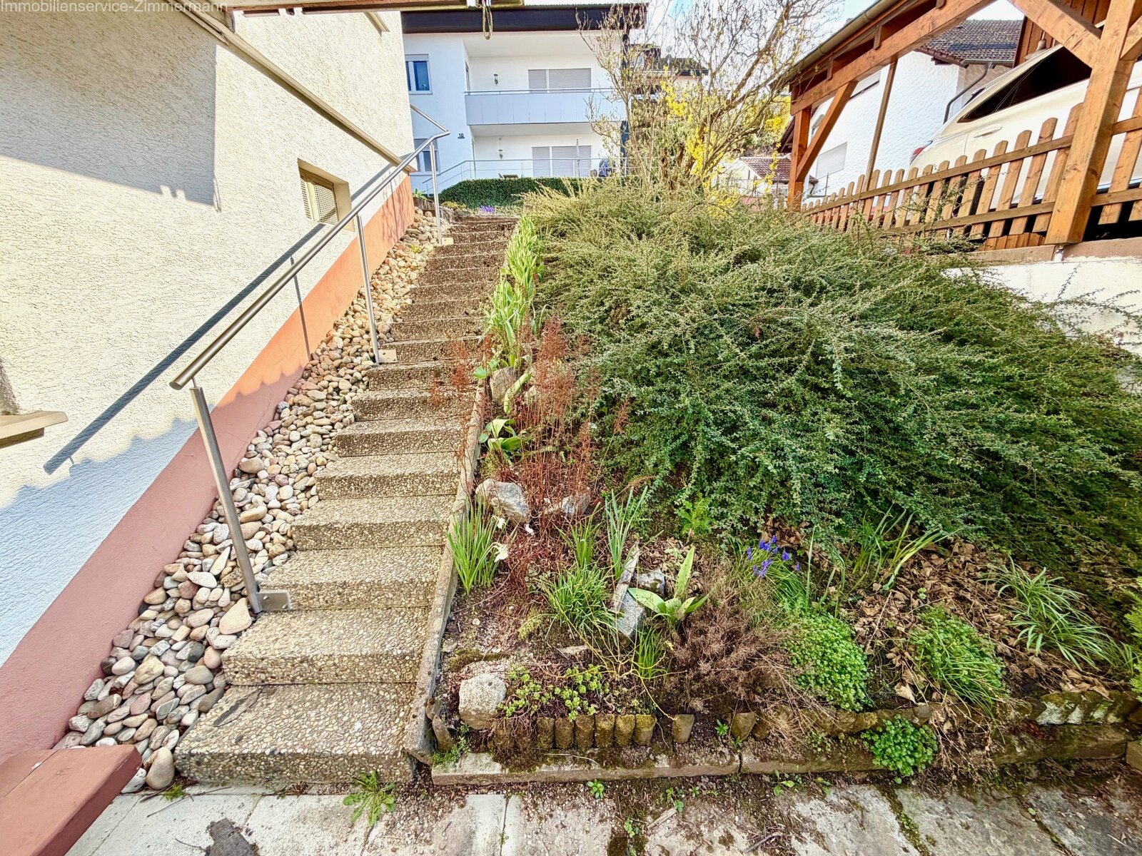 Freistehendes EFH in ruhiger Lage und Ausbau-Potential zu verkaufen. 