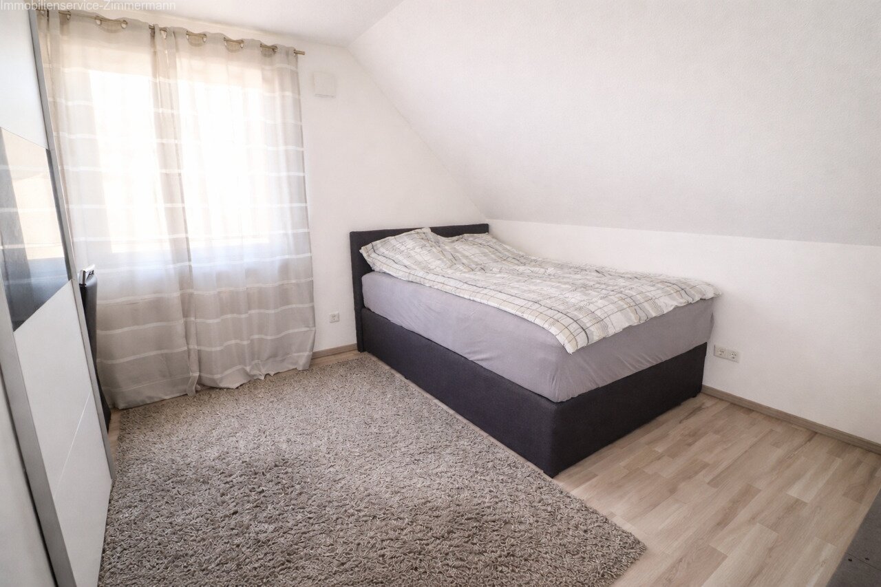 Neuwertiges Einfamilienhaus mit schönem Garten zu verkaufen