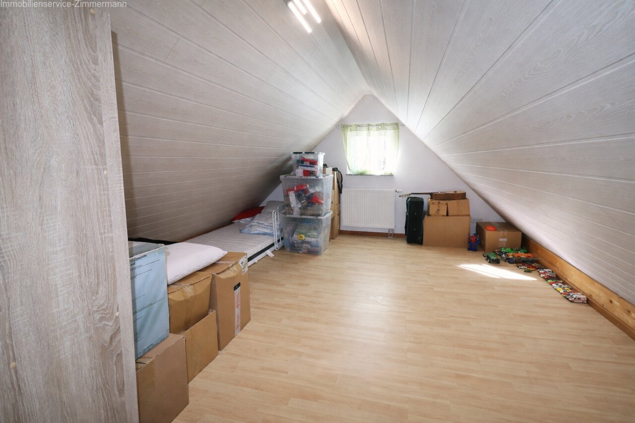 Neuwertiges Einfamilienhaus mit schönem Garten zu verkaufen