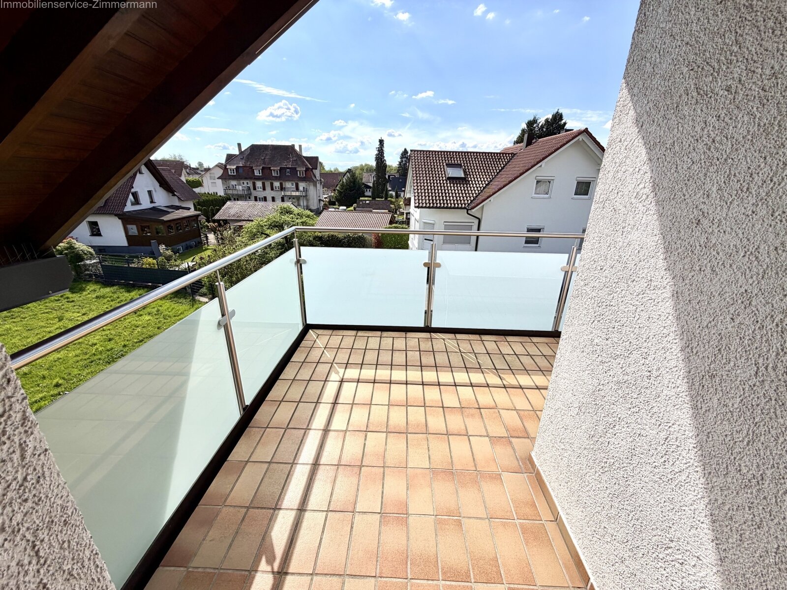 2-Zimmer-Dachgeschoss-Wohnung mit Balkon und Tiefgaragenstellplatz in ruhiger Lage von Achern zu verkaufen