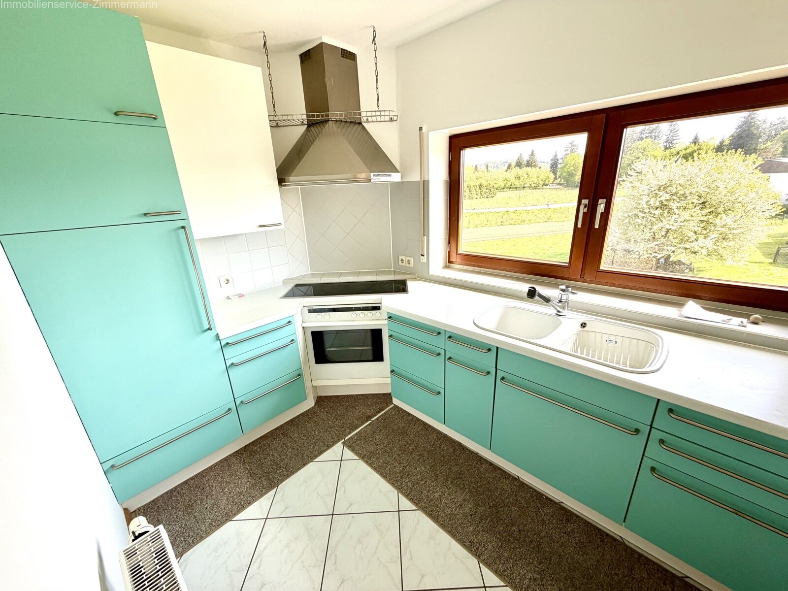 2-Zimmer-Dachgeschoss-Wohnung mit Balkon und Tiefgaragenstellplatz in ruhiger Lage von Achern zu verkaufen