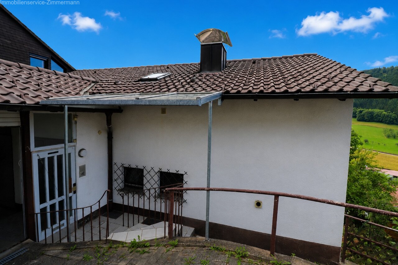 Sanierungsbedürftiges Wohnhaus mit großem Potential in herrlicher Waldrandlage von Seebach zu verkaufen.