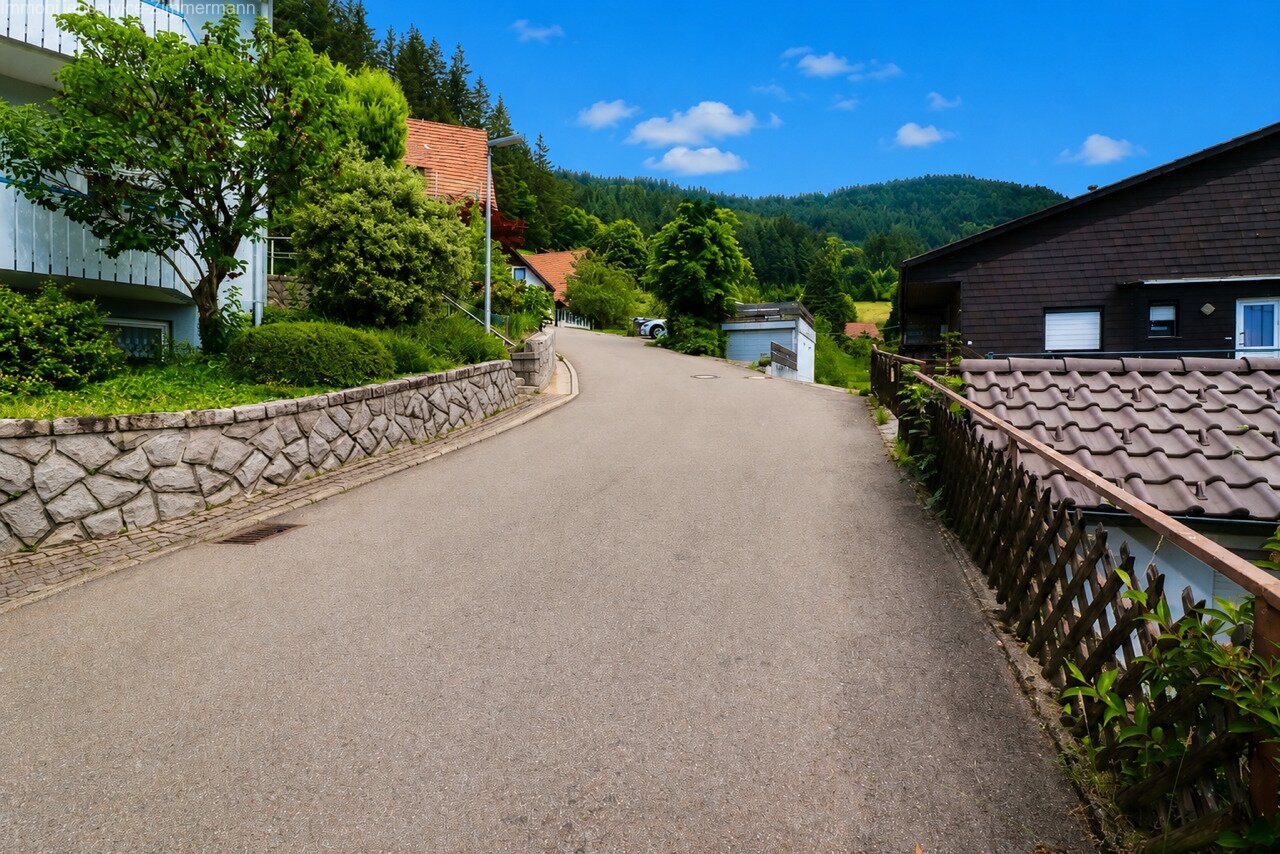 Sanierungsbedürftiges Wohnhaus mit großem Potential in herrlicher Waldrandlage von Seebach zu verkaufen.