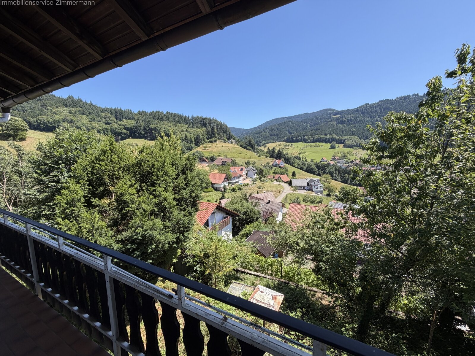 Sanierungsbedürftiges Wohnhaus mit großem Potential in herrlicher Waldrandlage von Seebach zu verkaufen.