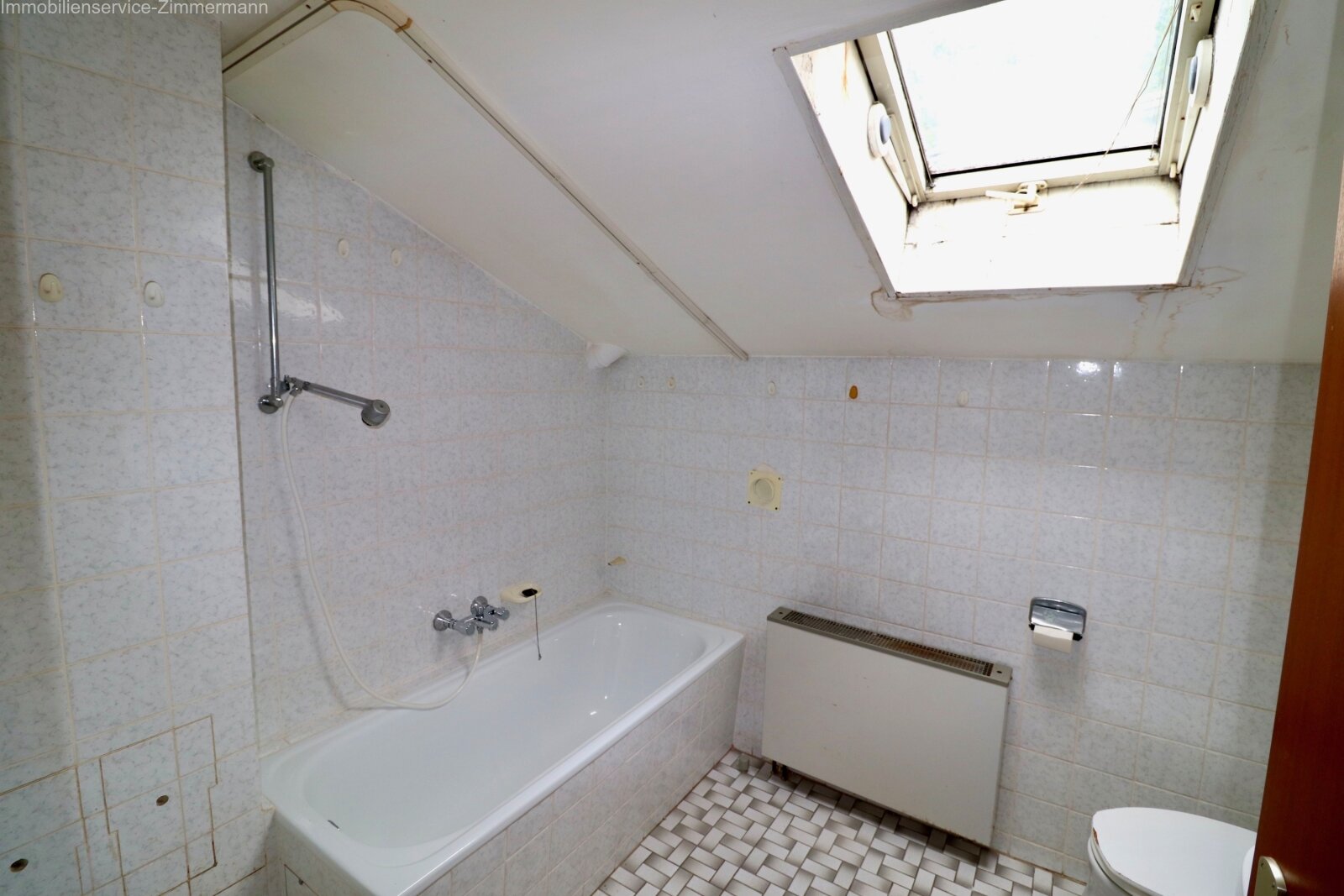 Sanierungsbedürftiges Wohnhaus mit großem Potential in herrlicher Waldrandlage von Seebach zu verkaufen.