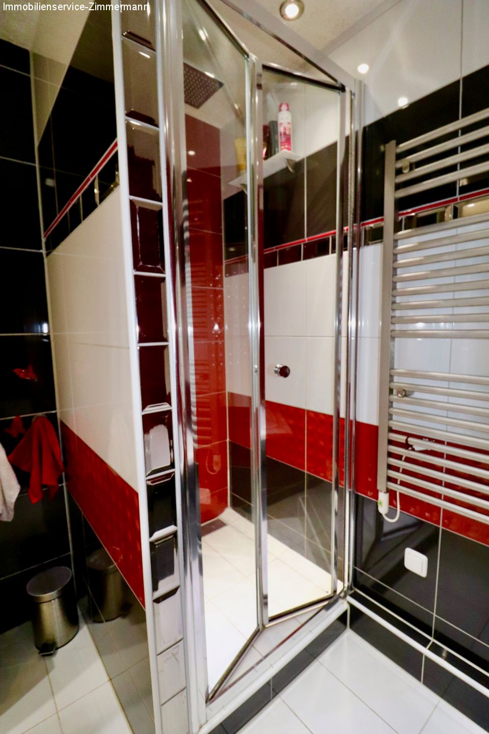 Exquisite - renovierte, schöne 3,5 Zimmerwohnung mit Aufzug und Balkon in super Lage von Achern