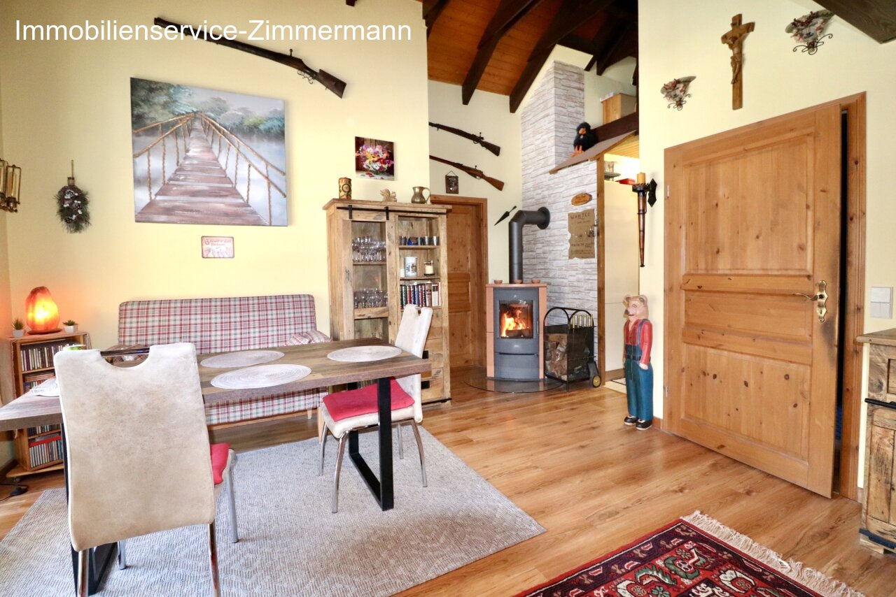 Natur pur genießen. Helle, gemütliche Dachgeschoßwohnung mit Balkon zu verkaufen
