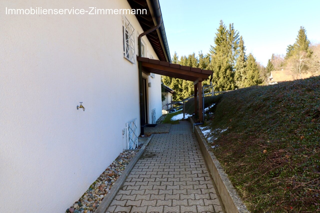 Natur pur genießen. Helle, gemütliche Dachgeschoßwohnung mit Balkon zu verkaufen