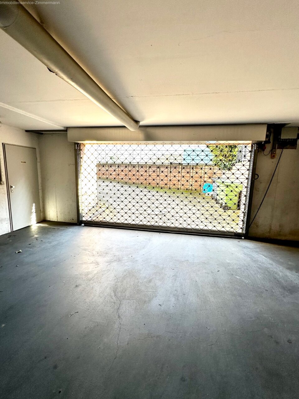 Tiefgarage Einfahrt