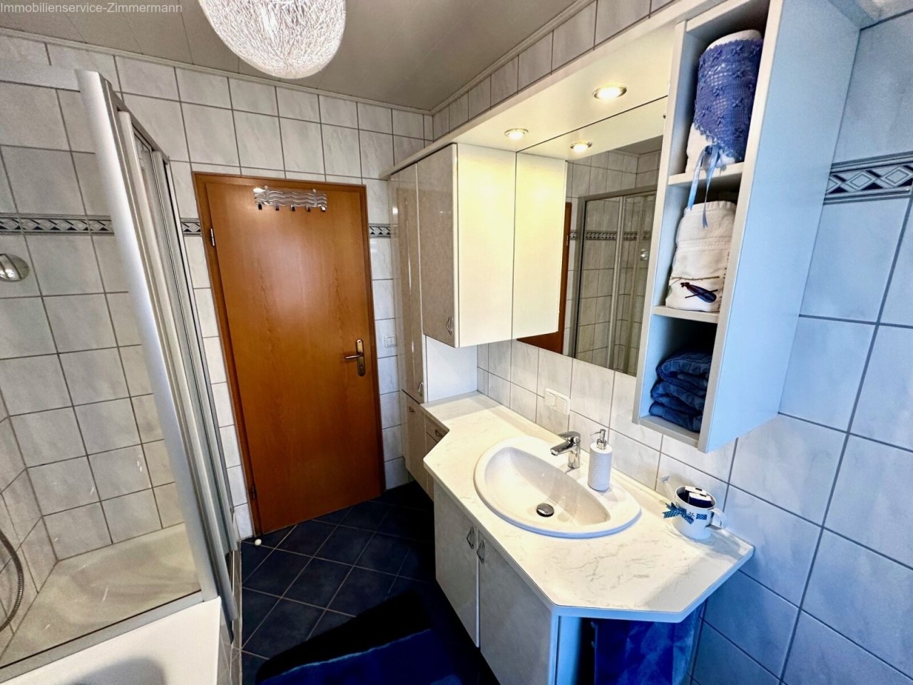 Badezimmer - Erdgeschoss Badezimmer - Erdgeschoss