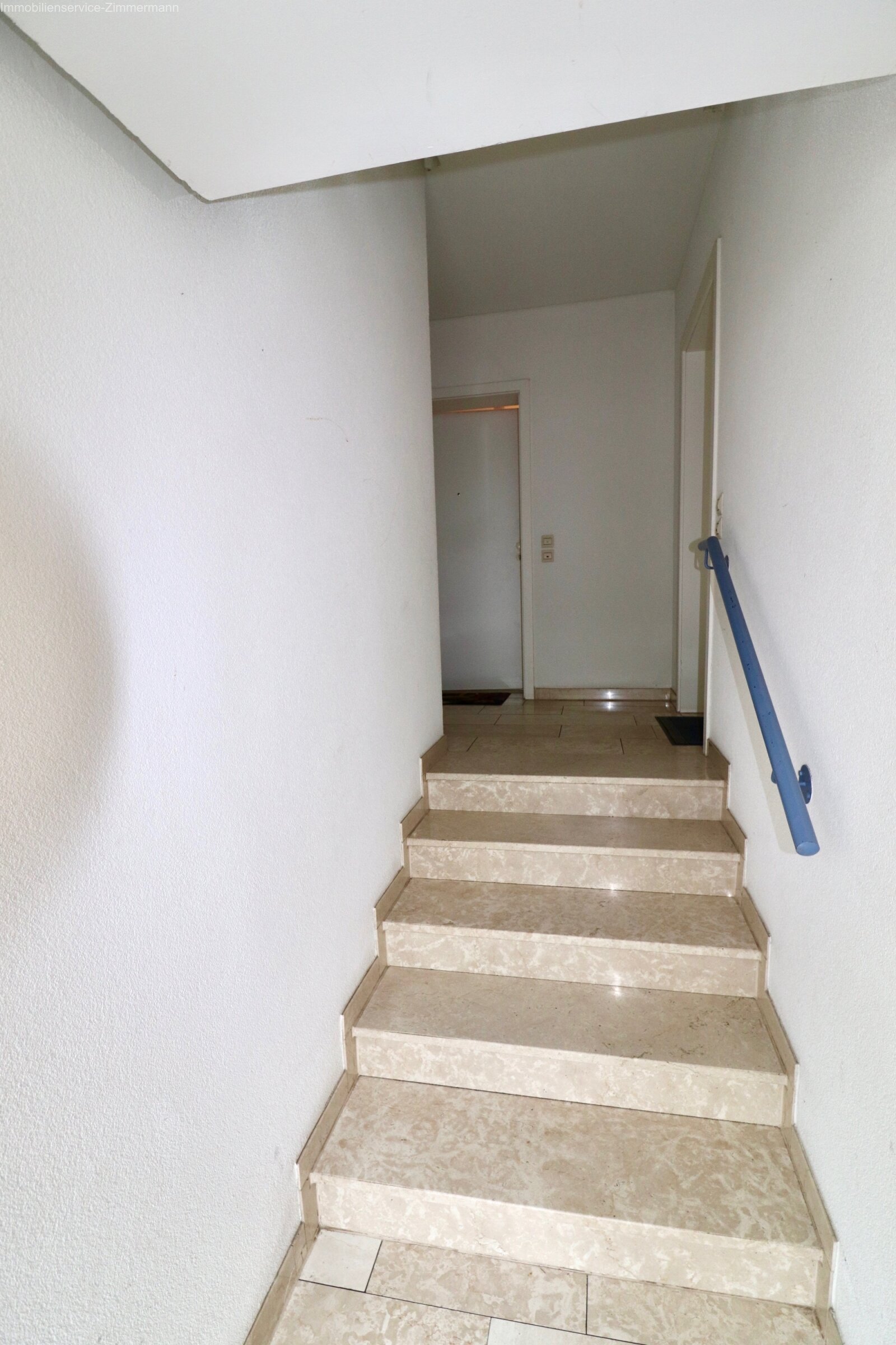 Treppe zur Wohnung