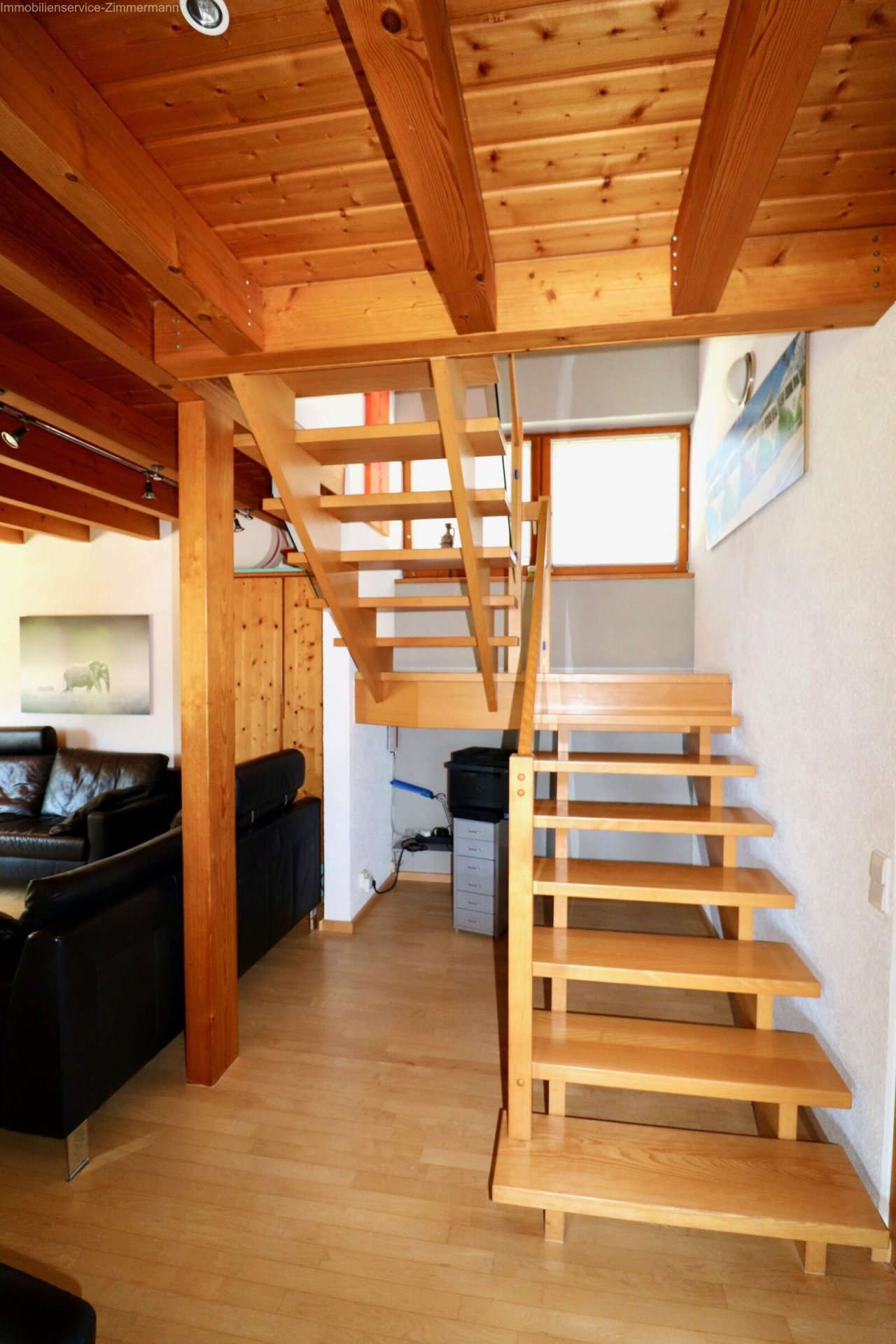 Treppe zum Obergeschoss
