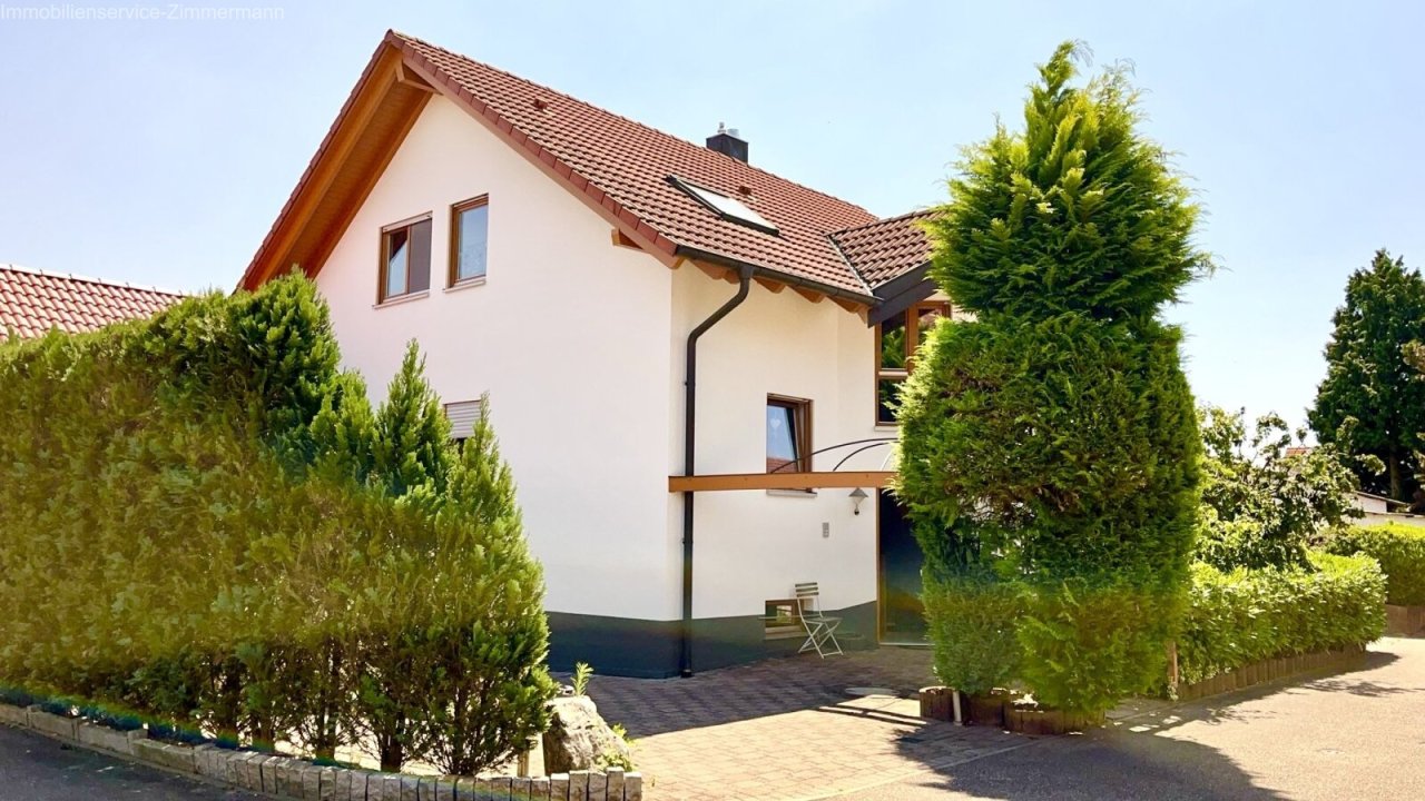 Aussenansicht - Hauseingang Aussenansicht - Hauseingang
