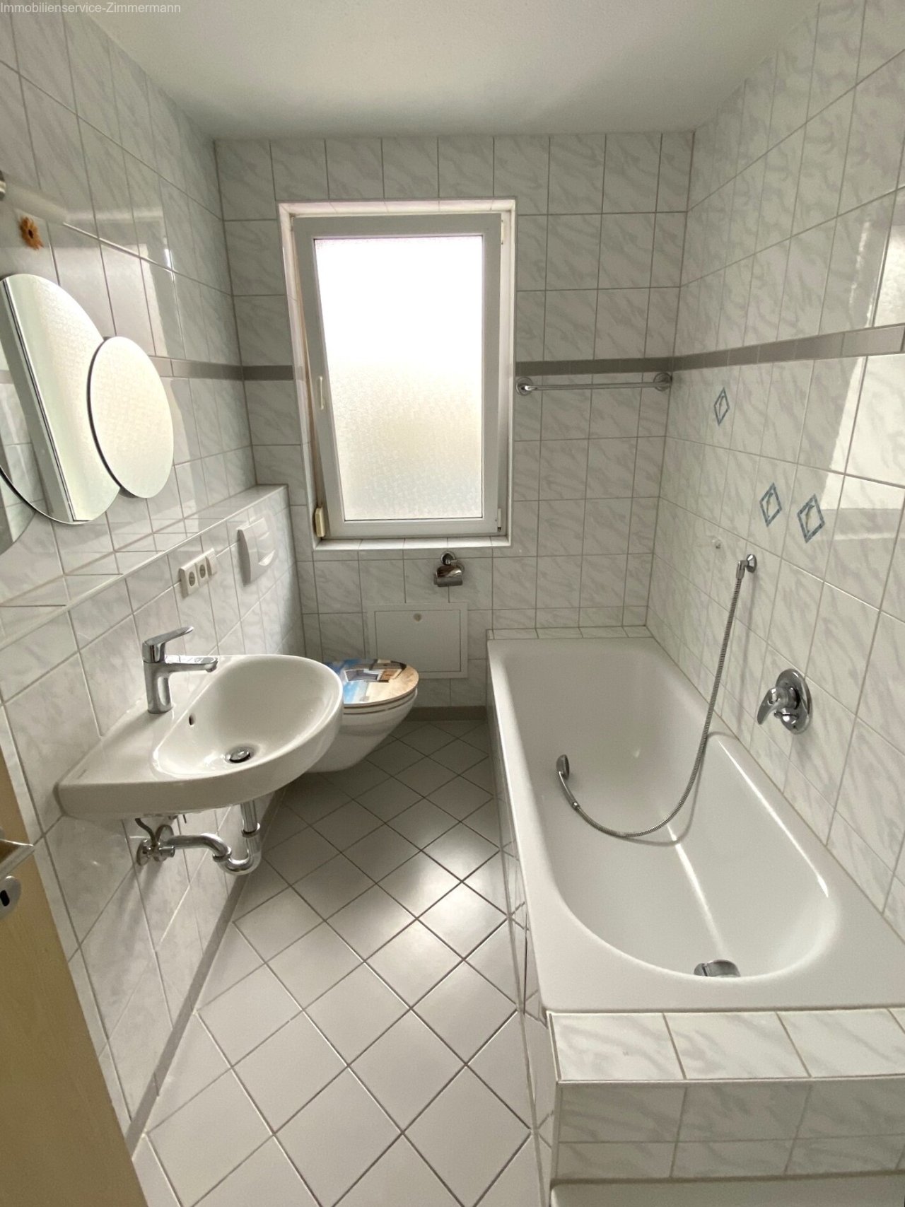 Badezimmer - Dusche - Wanne