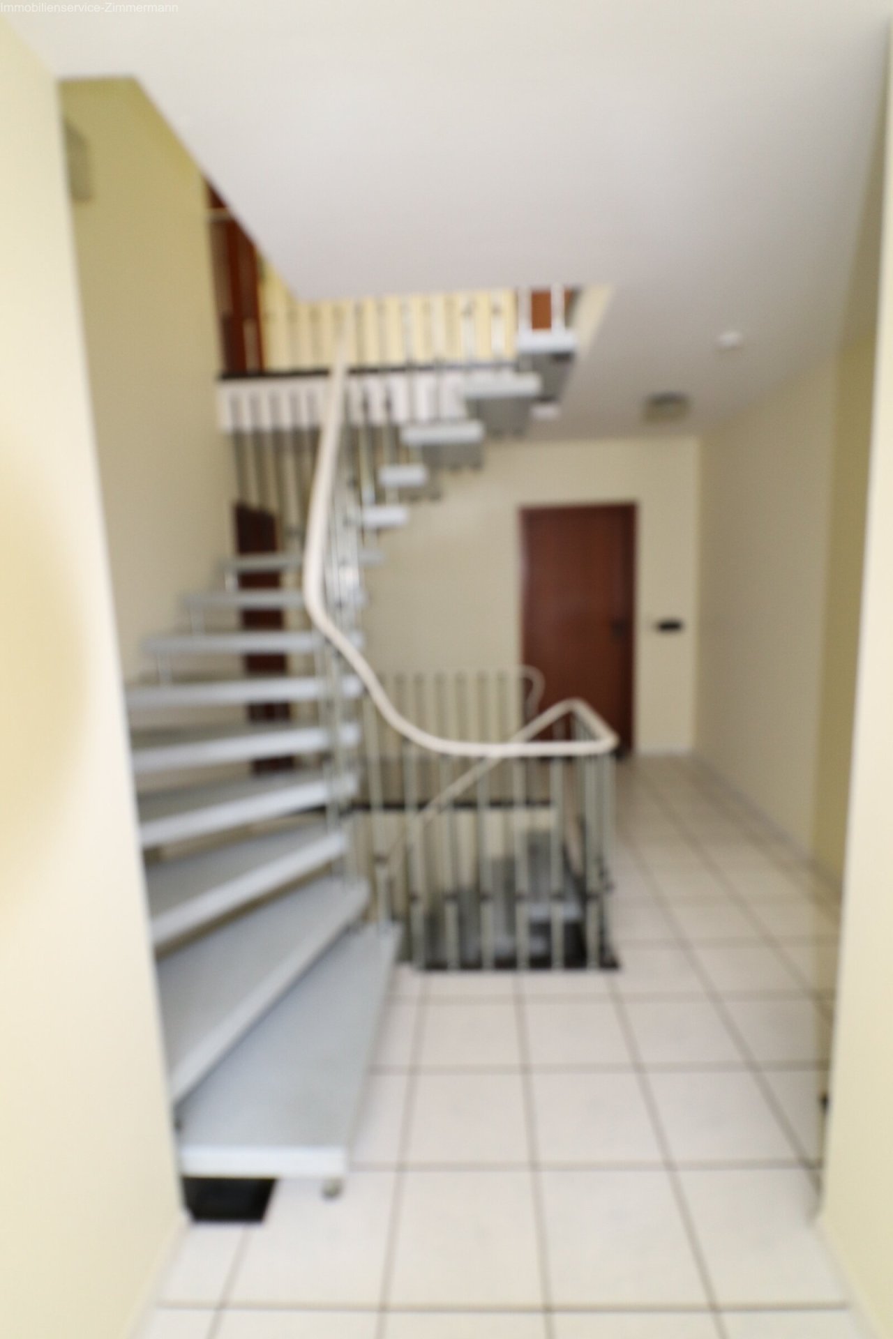 Treppenaufgang zur Wohnung Treppenaufgang zur Wohnung