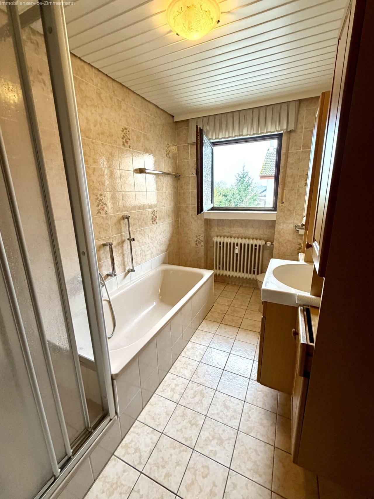 Badezimmer 1.OG Badezimmer 1.OG