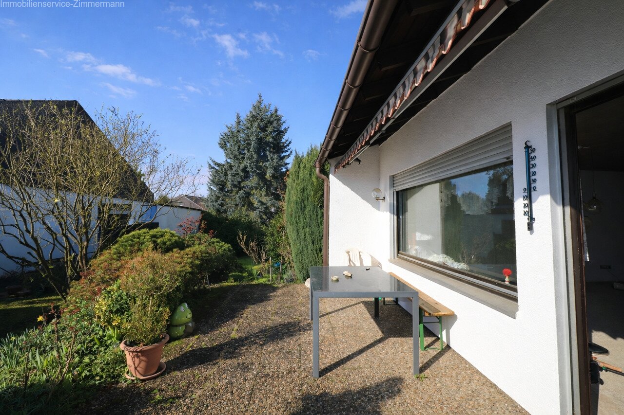 Einfamilienhaus mit Garage und schönem Garten in Kehl zu verkaufen 