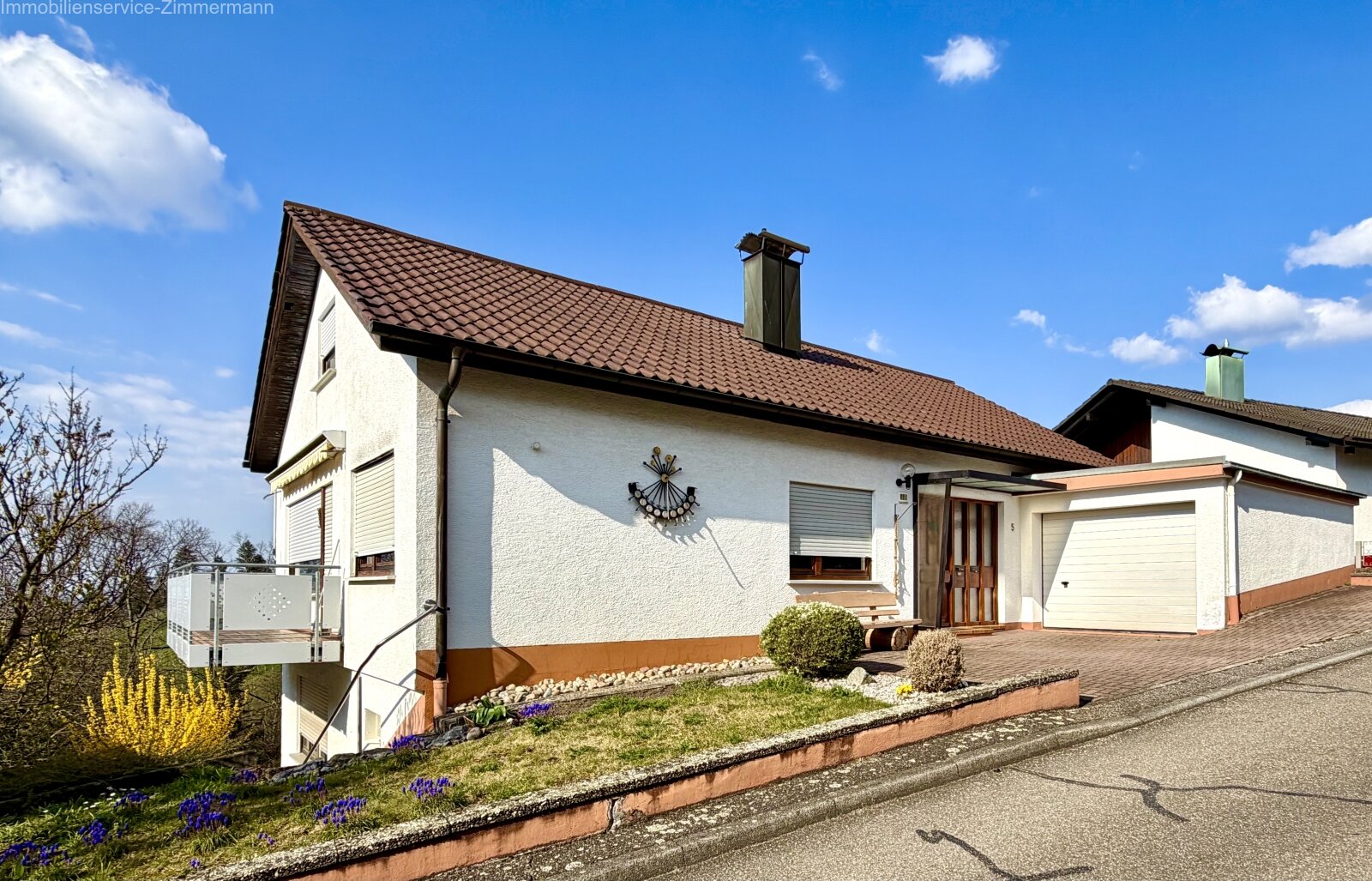 Freistehendes EFH in ruhiger Lage und Ausbau-Potential zu verkaufen.  