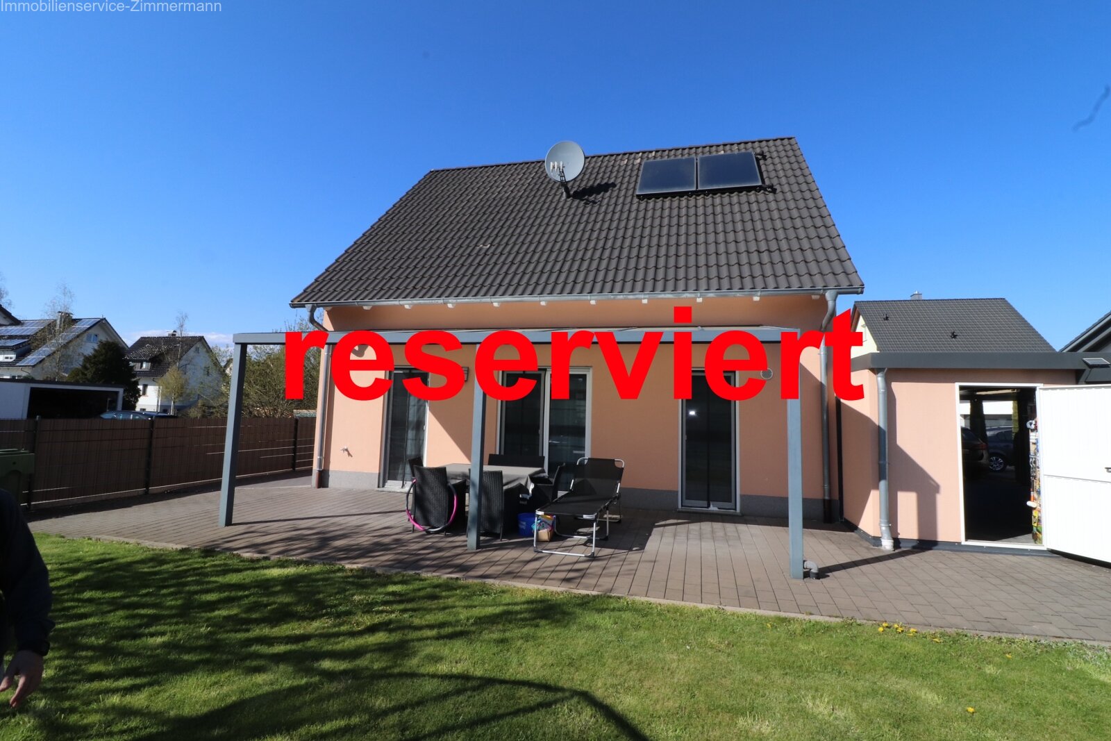 Achern-Sasbachried: Neuwertiges Einfamilienhaus mit schönem Garten zu verkaufen 