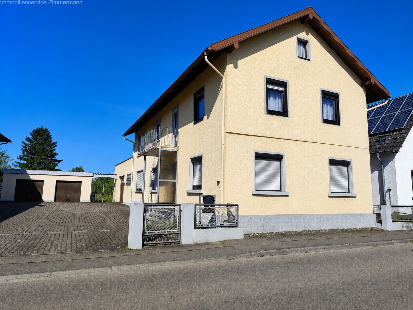 Rheinau: Einfamilienhaus mit großem Grundstück zu verkaufen Rheinau: Einfamilienhaus mit großem Grundstück zu verkaufen
